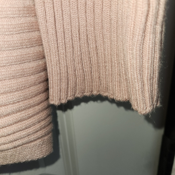NWT Kirundo Pink Ribbed Sweater with Cutout at Neck/Shoulder  Size XL Soft Cozy - Picture 3 of 10